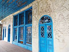 ایوان خانه آوانسیان که در حال تخریب است
