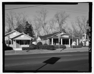 3-4 VIEW SOUTHEAST CORNER - H. Pat Brannen House, 335 South Main Street, Statesboro, Bulloch County, GA HABS GA-2379-5