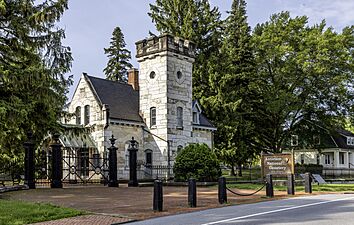 Antietam National Cemetery entrance and lodge MD1