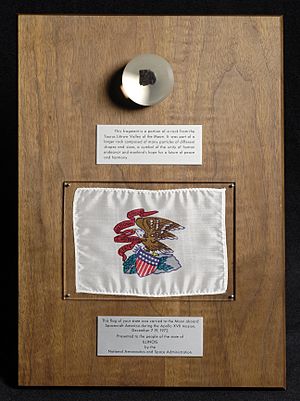 Apollo 17, Goodwill Moon Rock (plaque)