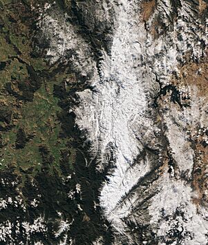 Australia’s Snowy Mountains Coated in White (153142)
