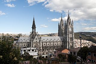 Basílica del Voto Nacional, Quito - 4