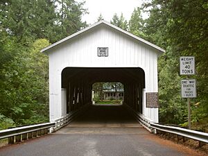 Belknap bridge exterior end P1850