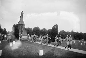 Confederate Memorial Day services - Confederate Memorial - Arlington National Cemetery - 1922-06-05