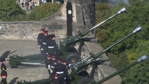 Gun salute at Edinburgh Castle for new king Charles III 0-28 screenshot