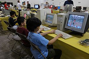 Kids on old computers (17161290240)