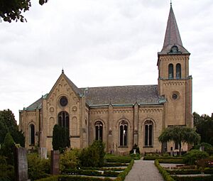 Lomma kyrka från söder