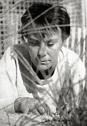 Photo portrait of Harper Lee (To Kill a Mockingbird dust jacket, 1960) (cropped)