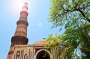 Qutub Minar, Delhi, India.jpg