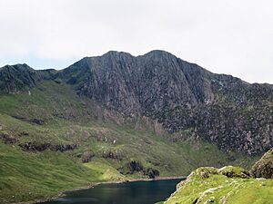Y Lliwedd from PYG Track - Y Lliwedd o'r Gogledd, Parc Cenedlaethol Eryri National Park, Gwynedd, Wales 04