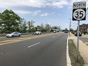 2018-05-26 13 43 21 View north along New Jersey State Route 35 (River Road) at 16th Avenue in Belmar, Monmouth County, New Jersey