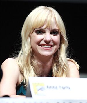 Anna Faris by Gage Skidmore