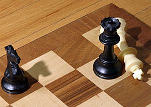 File:Chess board opening staunton.jpg - Wikipedia