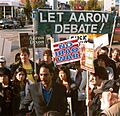 Dixondebateprotest2small
