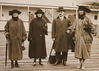 Ellie Lyons, Alice Lyons, Arthur Griffith and Kathleen McKenna, 1921
