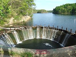 Griffy Lake - dam drain - DSCF4386.JPG