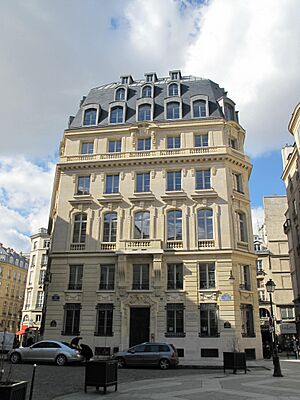 Place des Petits-Pères, 1