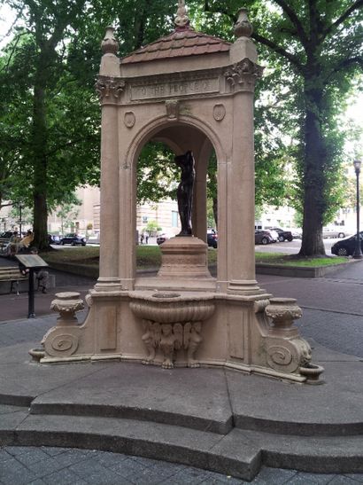 Shemanski Fountain, Portland (2013) - 2.jpg