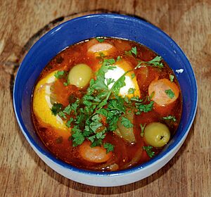 Soljanka with olives