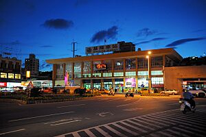 TRA Keelung Station night scene 20080803