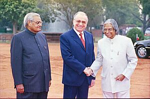 The President of Romania Mr. Ion Iliescu being received by the President Dr. A.P.J. Abdul Kalam and the Prime Minister Shri Atal Bihari Vajpayee at a Ceremonial Reception in New Delhi on January 31, 2004