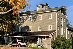 23 Fairmount Road East, Pottersville, NJ