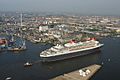 Ankunft der Queen Mary 2 in Hamburg - panoramio - Arnold Schott (3)