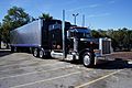 Bakersfield, (CA) Truck Peterbilt at Flying J Travel Plaza (en2016) (4)