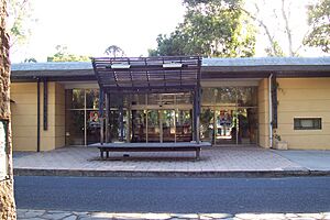 Burnsideswimmingcentre1