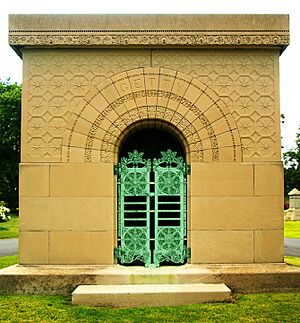 Getty Tomb Graceland Sullivan front