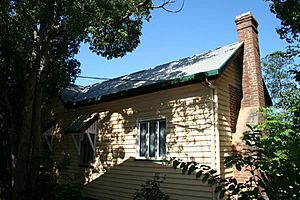 Redland Bay State School Residence - NW wall from rear (2009)