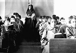 Students of Fort Albany Residential School in class