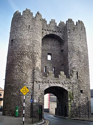 Town wall barbican