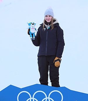 2020-01-18 Freestyle skiing at the 2020 Winter Youth Olympics – Women's Freeski Slopestyle – Mascot Ceremony (Martin Rulsch) 22.jpg