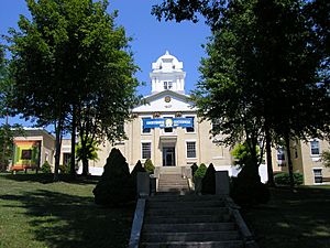 Carter County courthouse in Grayson