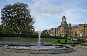 Cartwright Hall Facts for Kids