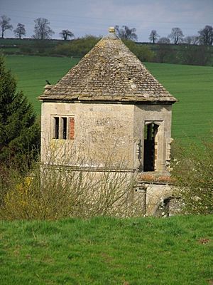 Dovecote - geograph.org.uk - 160193