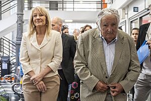 Entrega de galardon San Felipe y Santiago de Montevideo al ex presidente Sr. Jose Alberto Mujica - 20231213-dicimouyit17120