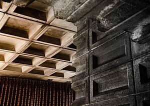 Example of precast concrete blocks in the Tonkens House. Photo courtesy of Toby Oliver.
