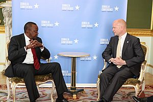 Foreign Secretary William Hague with President Kenyatta of Kenya at the Somalia Conference in London, 7 May 2013. (8717455000)