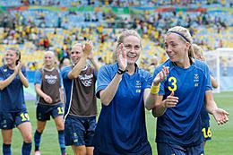 Futebol feminino olímpico- Brasil e Suécia no Maracanã (29033096025)