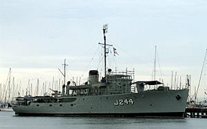 HMAS-Castlemaine-2