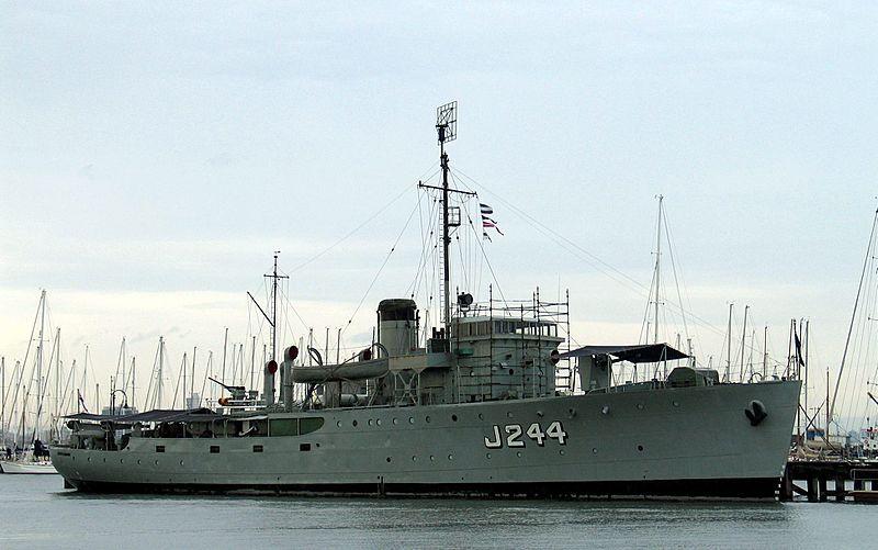 HMAS-Castlemaine-2