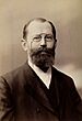 Hermann Emil Fischer. Photograph by Atelier Victoria, 1895. Wellcome V0027668 (cropped).jpg