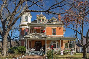 Houston House Gainesville Wiki (1 of 1)