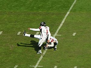 Jason Elam kicks PAT at Falcons at Raiders 11-2-08 1
