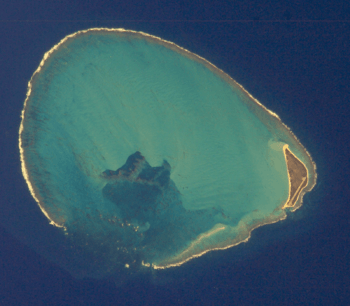 Satellite image of Kure Atoll (north is towards the upper-left corner)