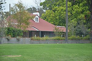 Mahogany Inne old building October 2013