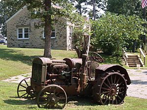 Mark Twain Forest tractor3