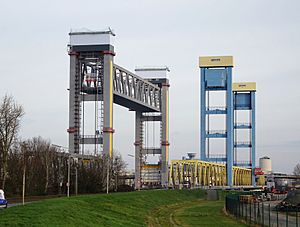 Neue (links) und alte Kattwykbrücke 2020-01